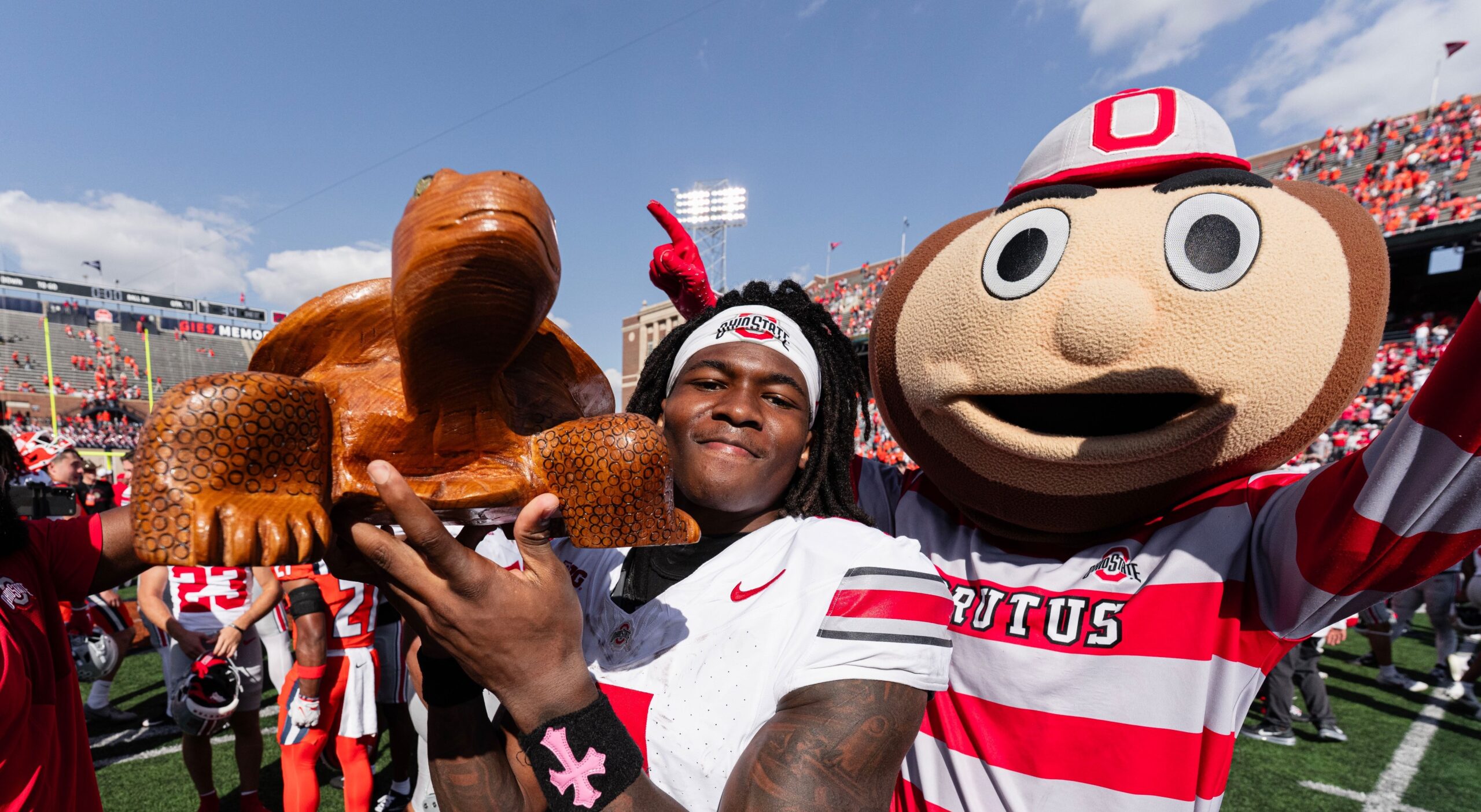 Ohio State Keeps Illibuck and Perfect Record with 34-16 Win Over Illinois